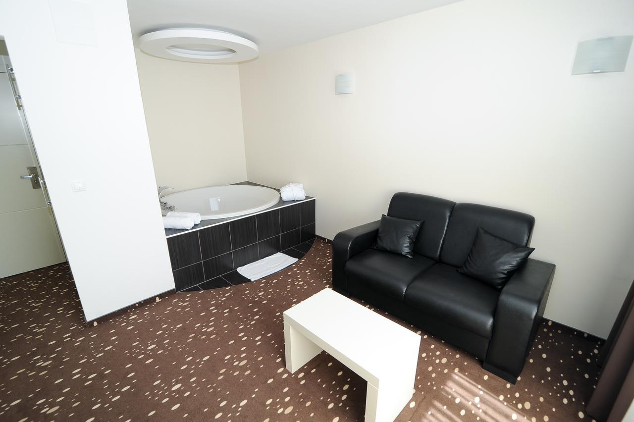 City Hotel Krsko Room photo